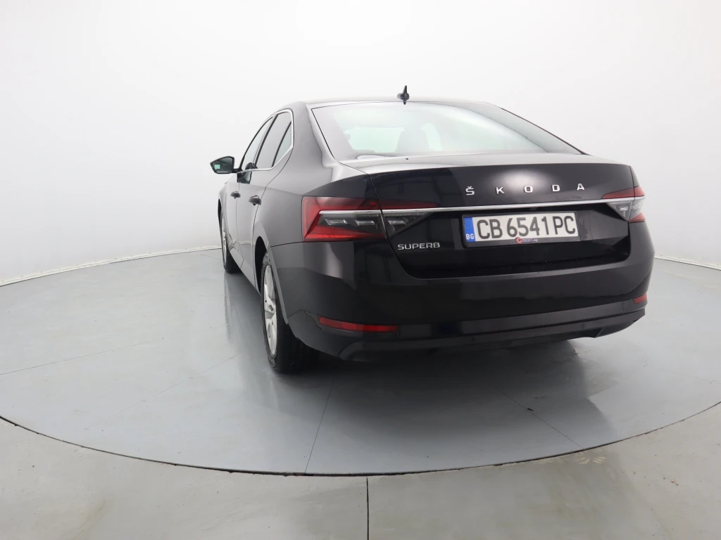 Skoda Superb  - изображение 8