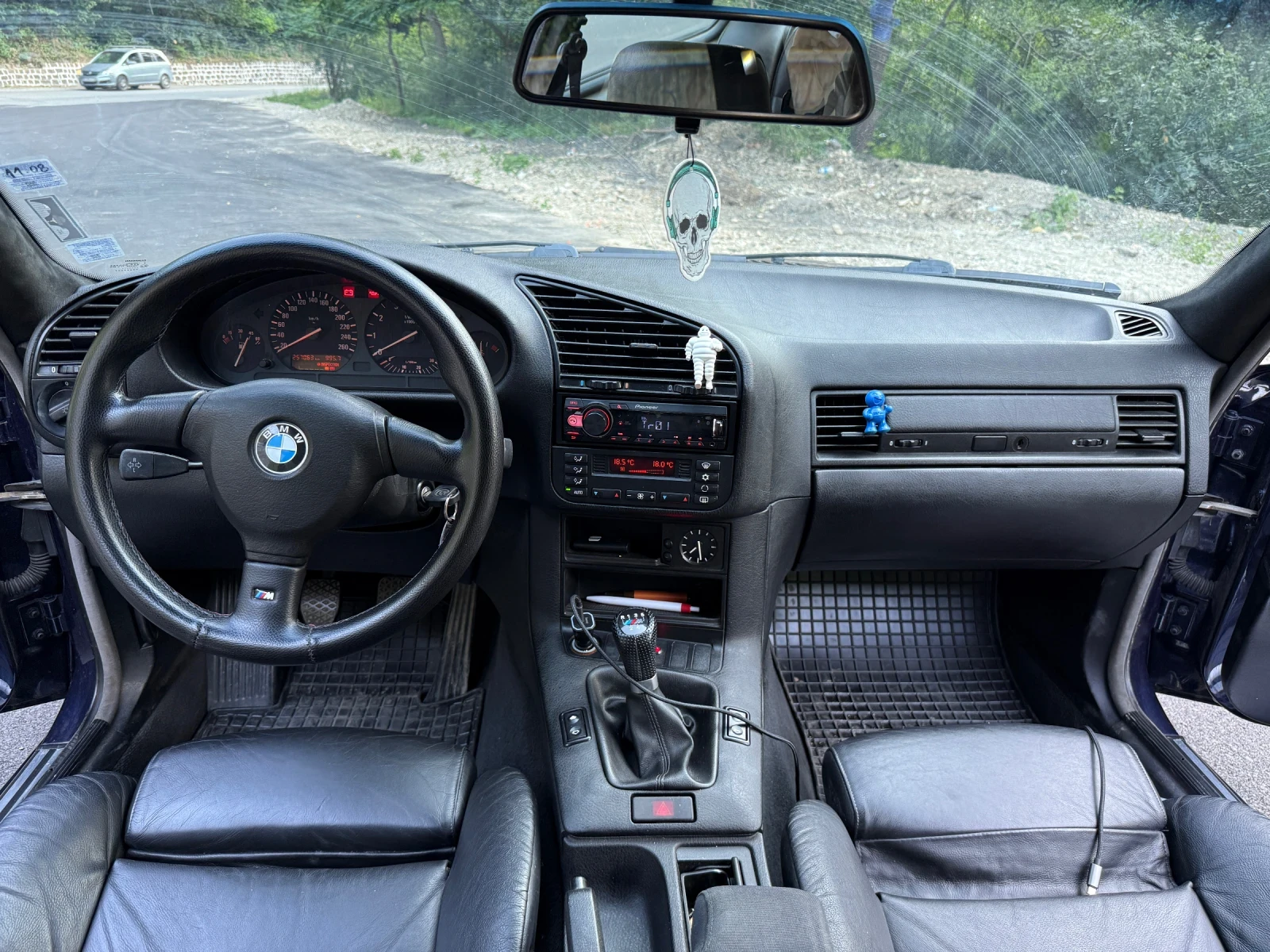 BMW 318  - изображение 8