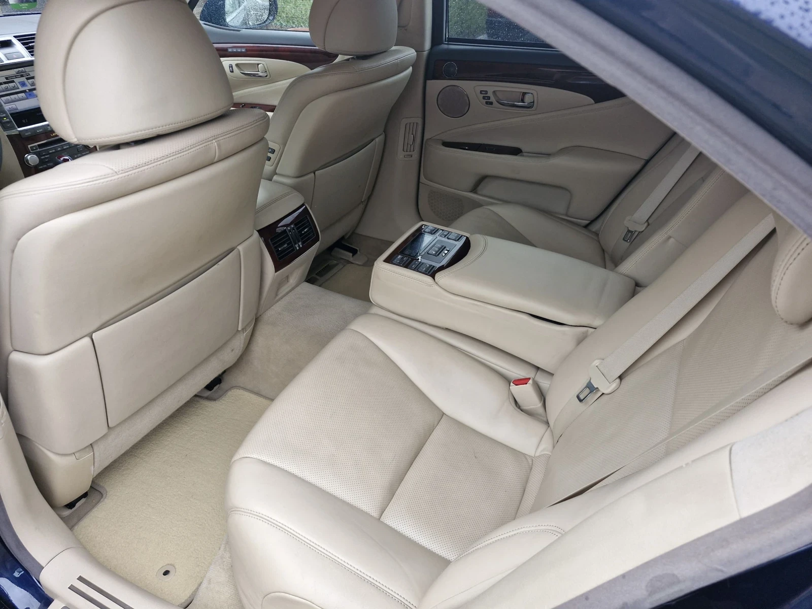 Lexus LS 460  - изображение 8