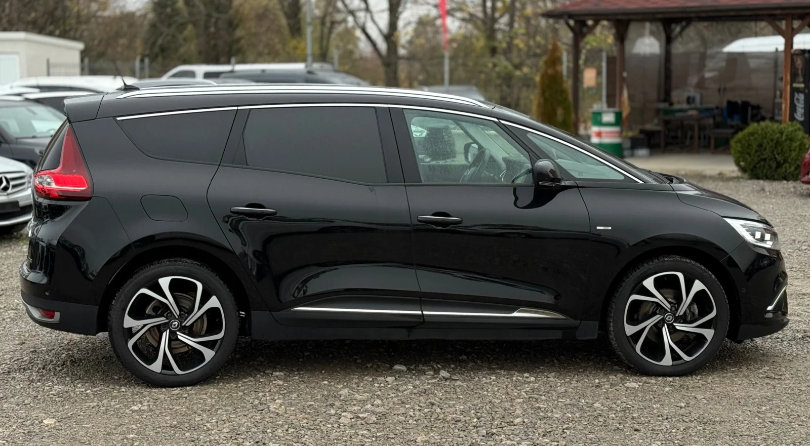 Renault Grand scenic DCi 110кс * BOSE* * LED* * Навигация* * Обдухване* - изображение 8