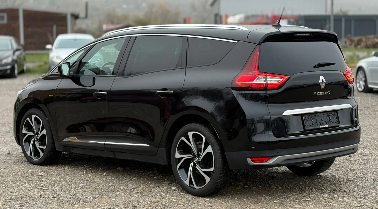 Renault Grand scenic DCi 110кс * BOSE* * LED* * Навигация* * Обдухване* - изображение 4