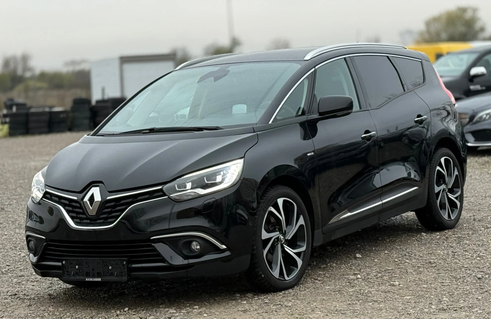 Renault Grand scenic DCi 110кс * BOSE* * LED* * Навигация* * Обдухване* - изображение 3