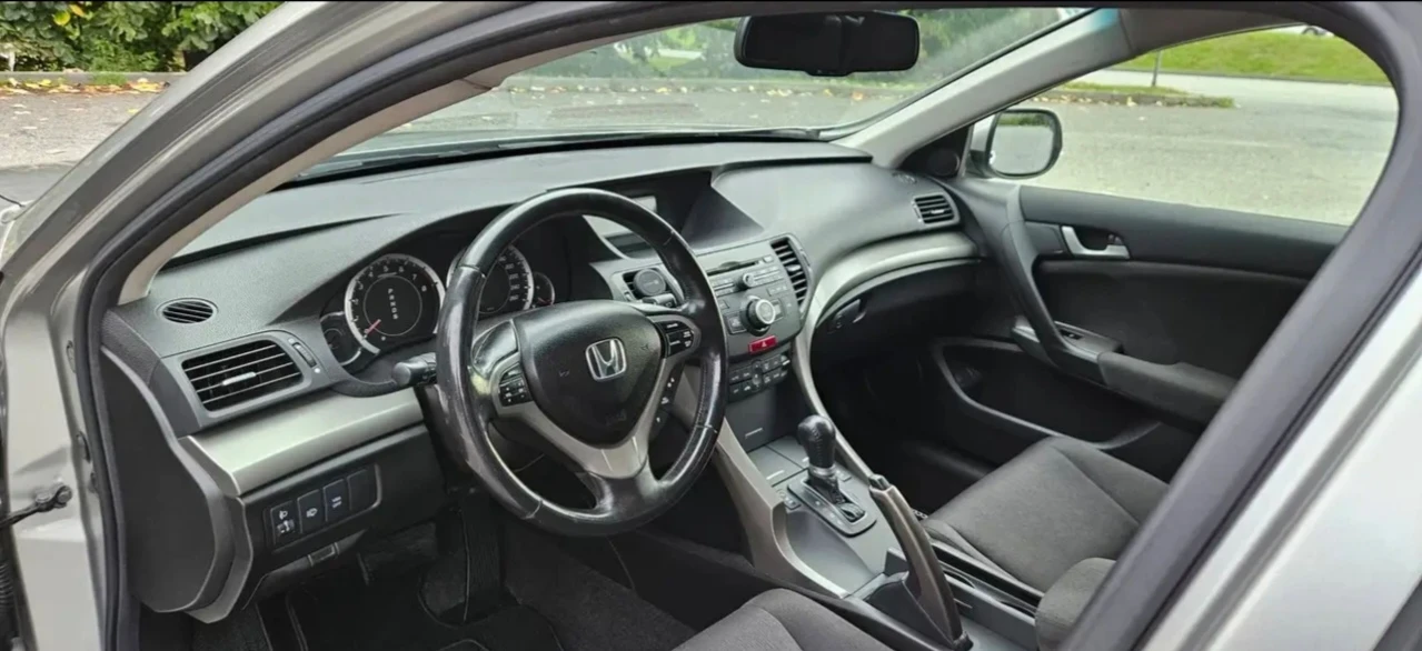 Honda Accord 8G 2.0i V-TEC* Автоматик* СЕРВИЗНА КНИЖКА - изображение 5