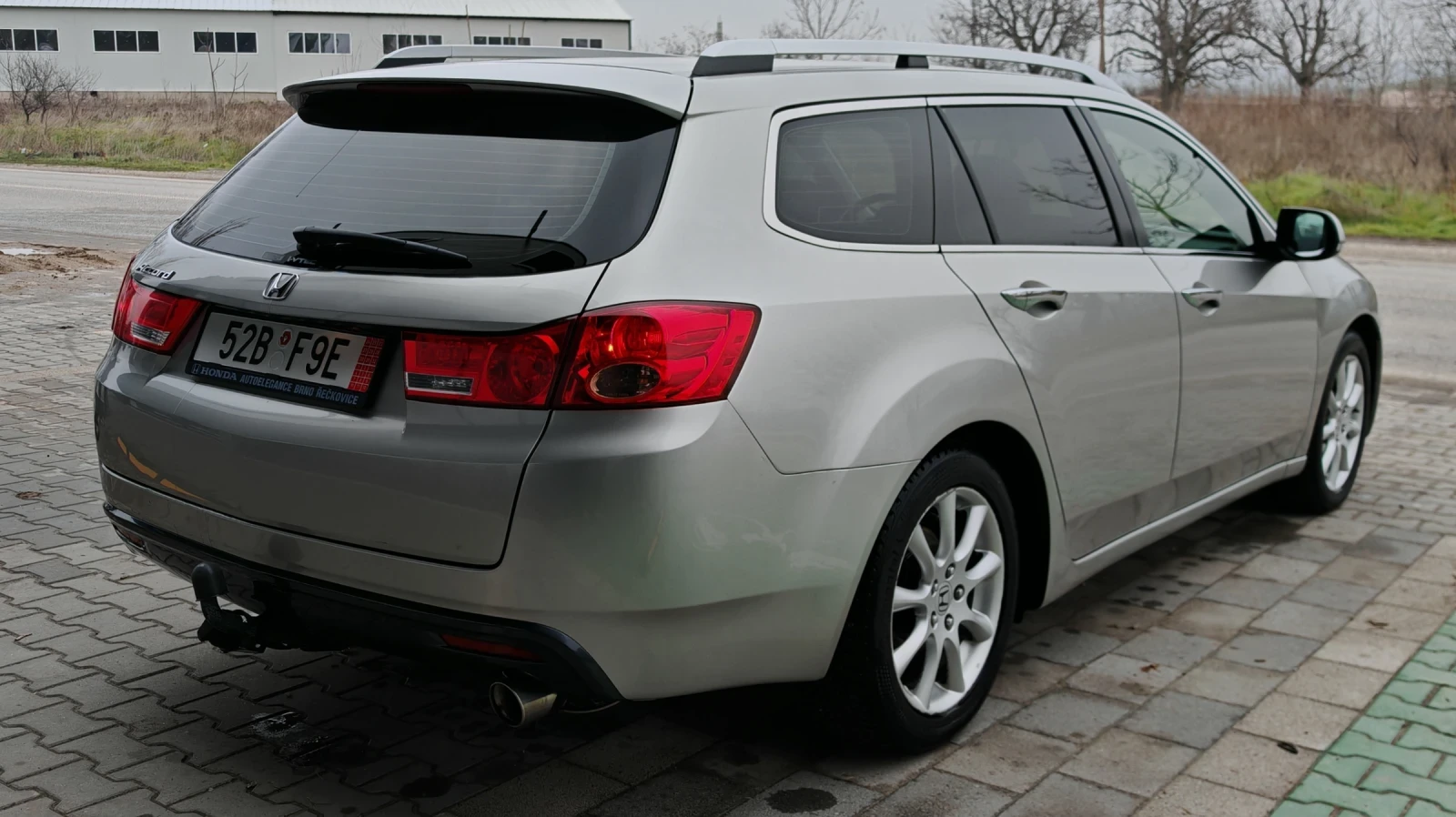 Honda Accord 8G 2.0i V-TEC* Автоматик* СЕРВИЗНА КНИЖКА - изображение 2