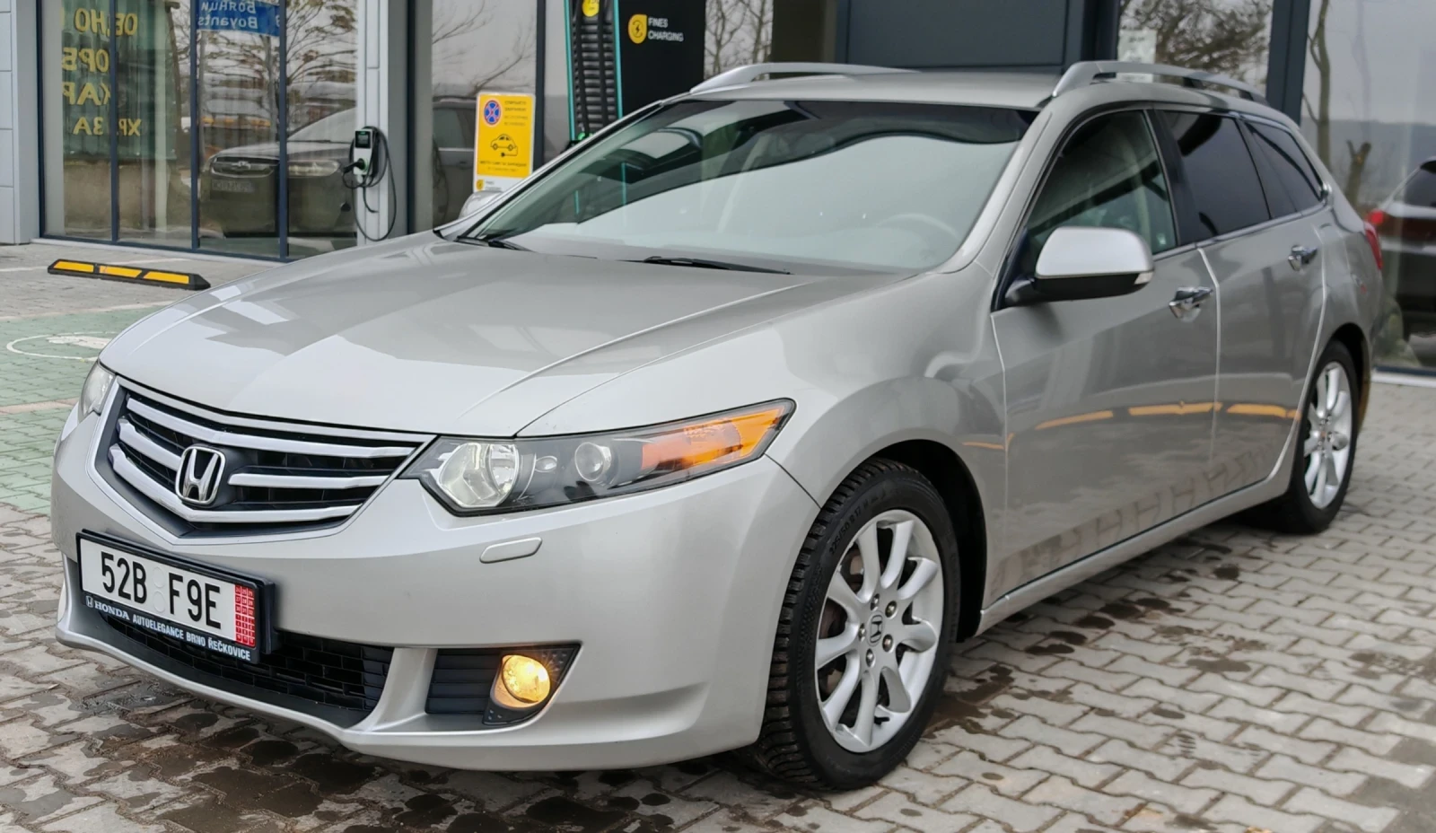 Honda Accord 8G 2.0i V-TEC* Автоматик* СЕРВИЗНА КНИЖКА