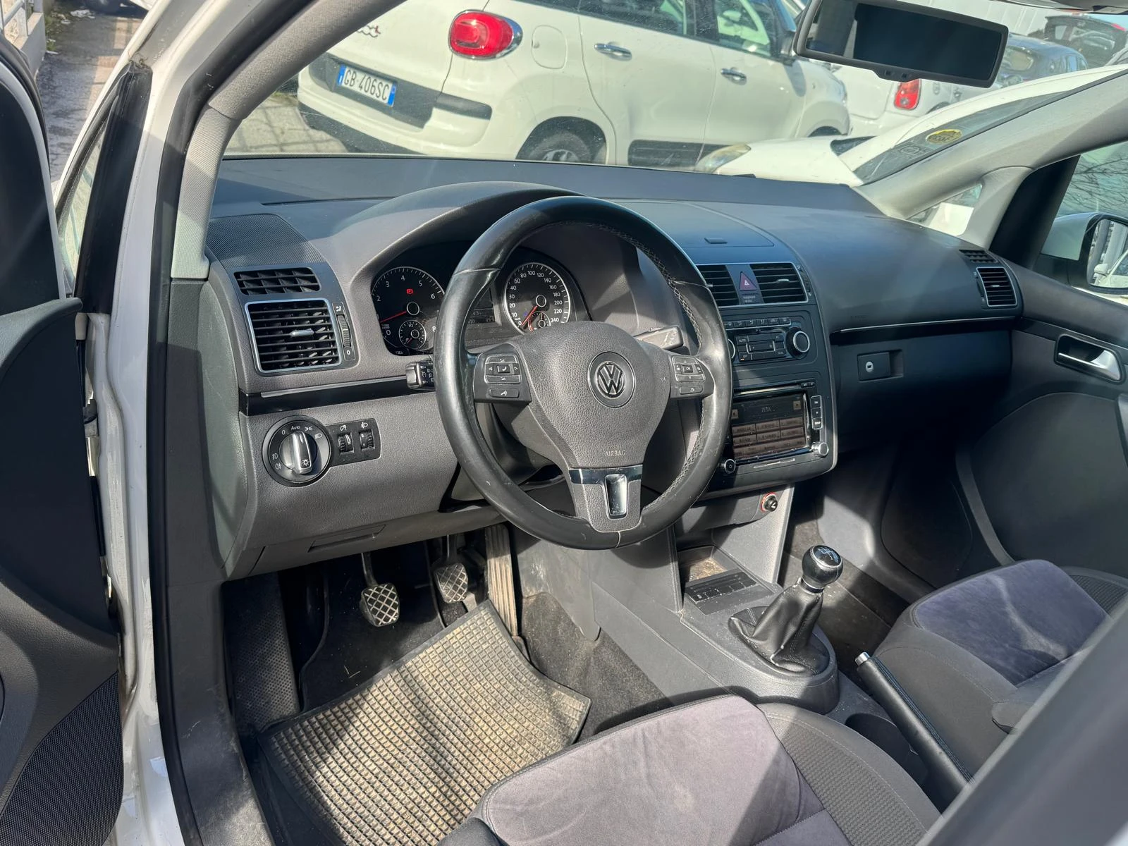 VW Touran, снимка 6 - Автомобили и джипове - 53906030