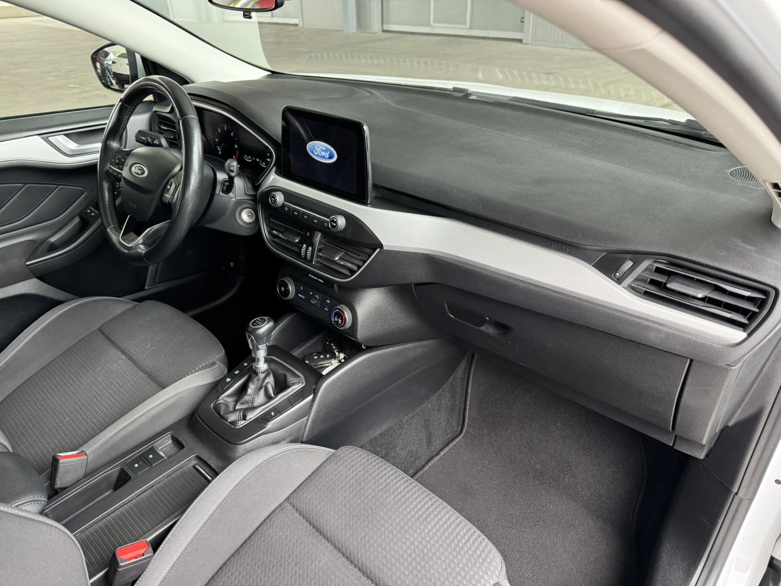 Ford Focus 120ps* 6ск* Distr* НАВИ* КАМЕРА, снимка 10 - Автомобили и джипове - 54111867