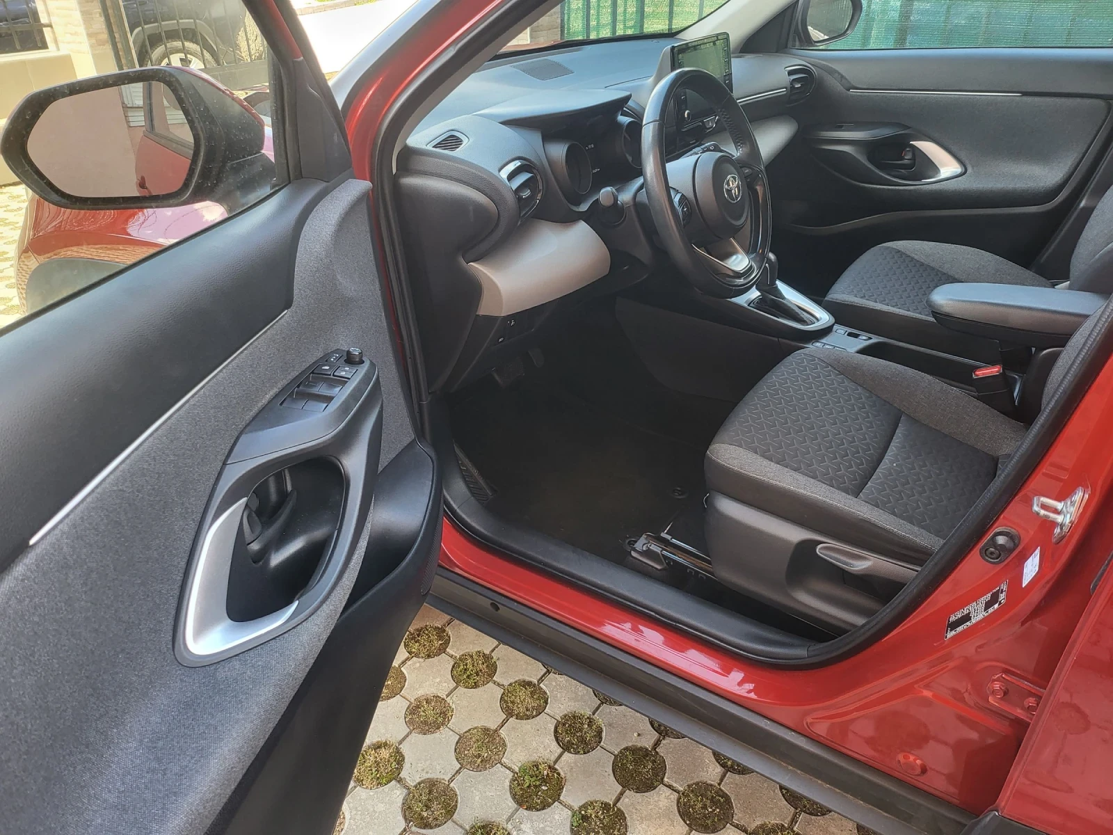 Toyota Yaris Cross 1, 5 Hibrid. 116hp Dynamic Business.Kamera.Led.Nav, снимка 6 - Автомобили и джипове - 54123843