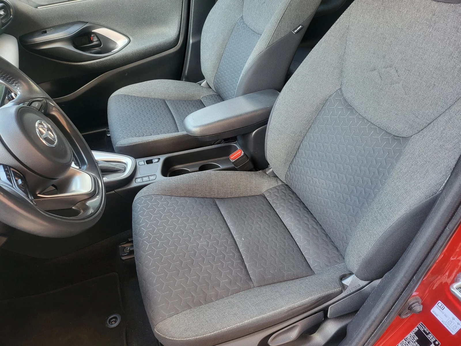 Toyota Yaris Cross 1, 5 Hibrid. 116hp Dynamic Business.Kamera.Led.Nav, снимка 5 - Автомобили и джипове - 54123843