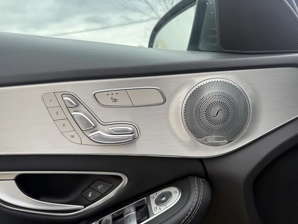 Mercedes-Benz C 300 4MATIC* АвтоКредит* (Цена до БГ) , снимка 13 - Автомобили и джипове - 54444546