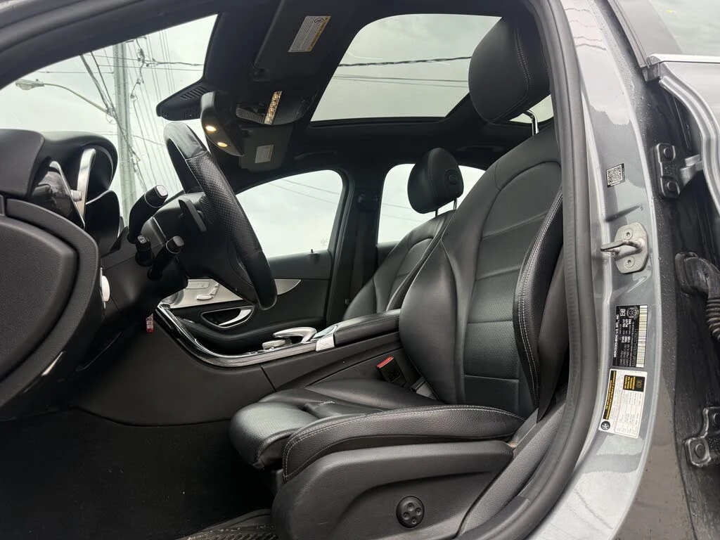 Mercedes-Benz C 300 4MATIC* АвтоКредит* (Цена до БГ) , снимка 11 - Автомобили и джипове - 54444546