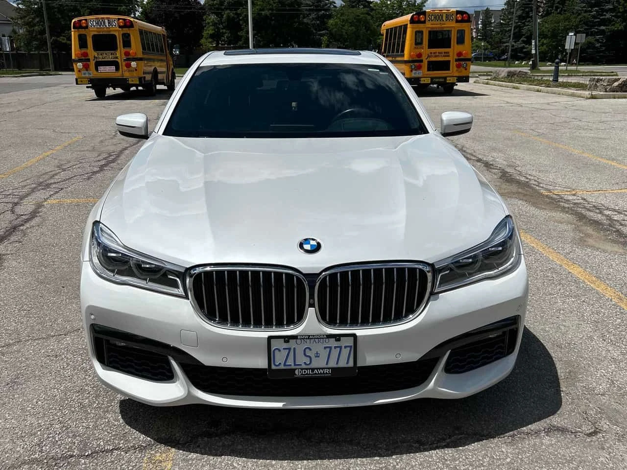 BMW 750 * МАСАЖИ* 360 КАМЕРА* ОБДУХВАНЕ* ВАКУМ* , снимка 2 - Автомобили и джипове - 54998572