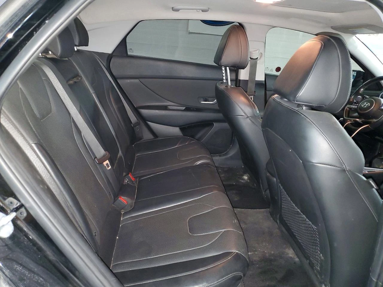 Hyundai Elantra Luxury IVT, снимка 10 - Автомобили и джипове - 55126882