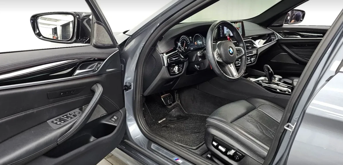 BMW 530 * АВТО КРЕДИТ* ЦЕНА ДО БГ * Сервизна история * , снимка 5 - Автомобили и джипове - 55459026
