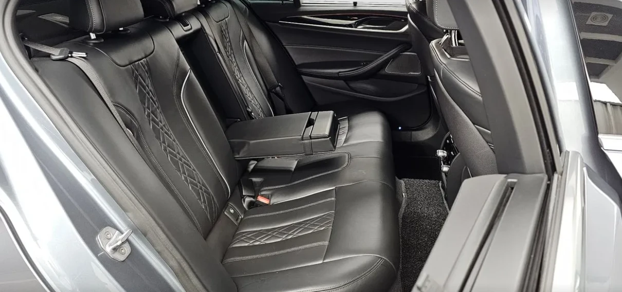 BMW 530 * АВТО КРЕДИТ* ЦЕНА ДО БГ * Сервизна история * , снимка 12 - Автомобили и джипове - 55459026