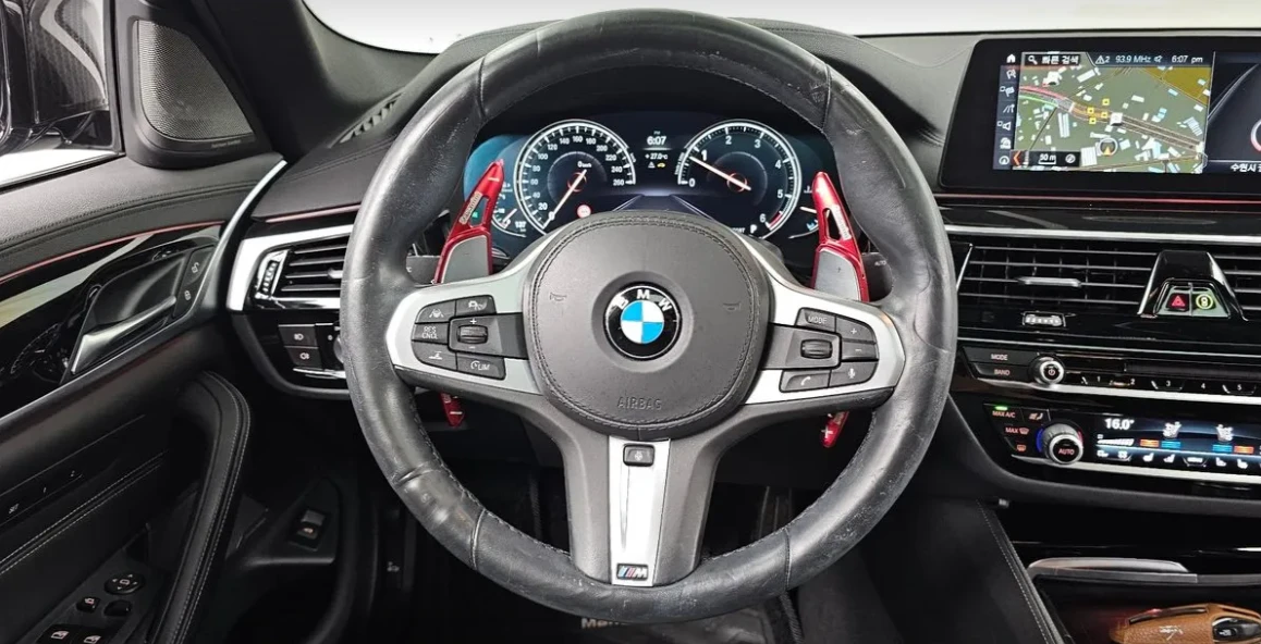 BMW 530 * АВТО КРЕДИТ* ЦЕНА ДО БГ * Сервизна история * , снимка 7 - Автомобили и джипове - 55459026