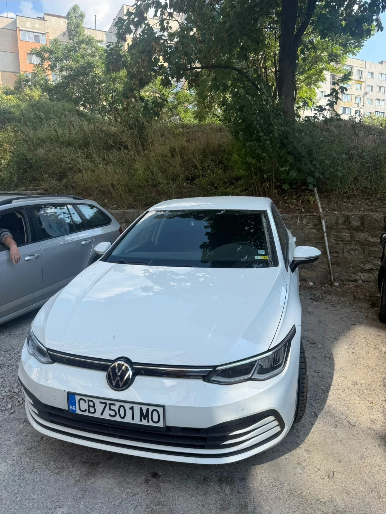 VW Golf Volkswagen Golf 8 Life 1.0 eTSI DSG   Отлично съст, снимка 2 - Автомобили и джипове - 55563274