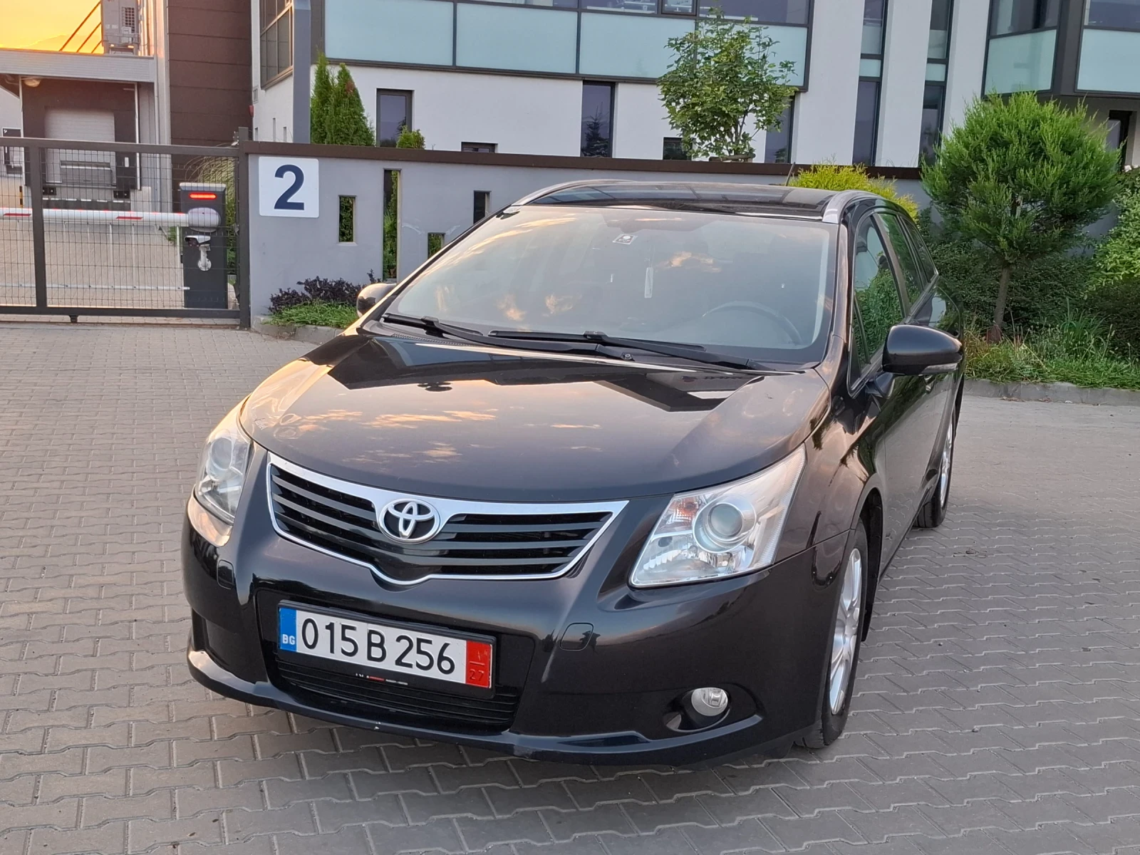 Toyota Avensis 2.0D4D* (126кс)* NAVI* НОВ ВНОС* 