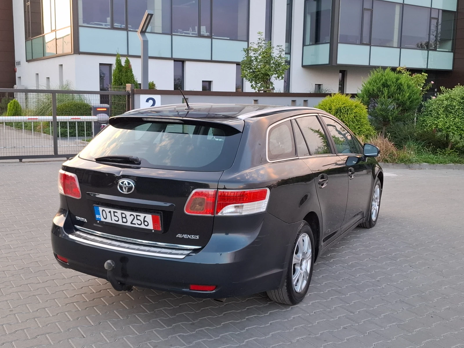 Toyota Avensis 2.0D4D* (126кс)* NAVI* НОВ ВНОС* , снимка 11 - Автомобили и джипове - 55565476