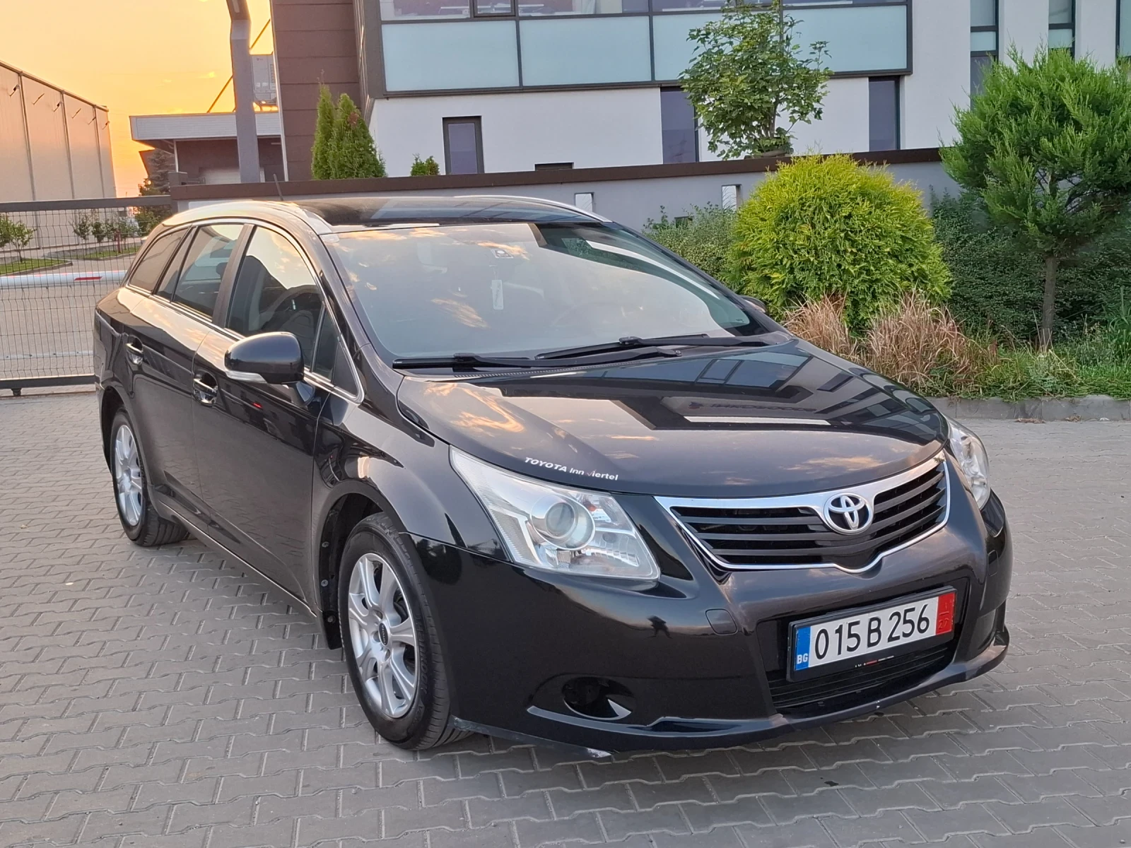 Toyota Avensis 2.0D4D* (126кс)* NAVI* НОВ ВНОС* , снимка 6 - Автомобили и джипове - 55565476