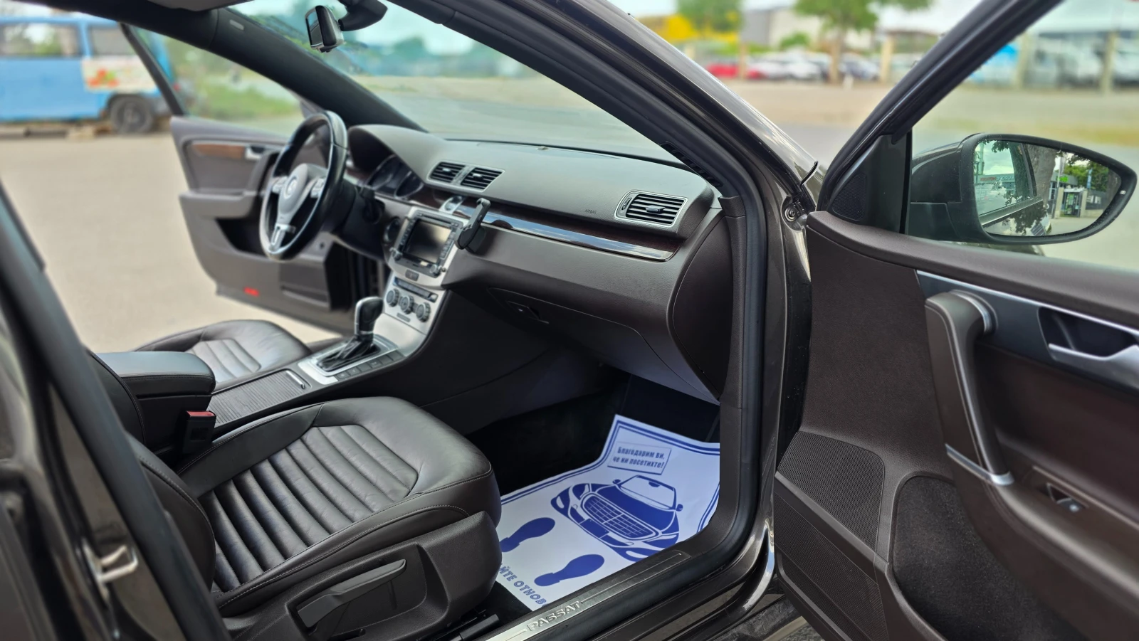 VW Passat УНИКАЛНА/R-LINE, снимка 12 - Автомобили и джипове - 55677879