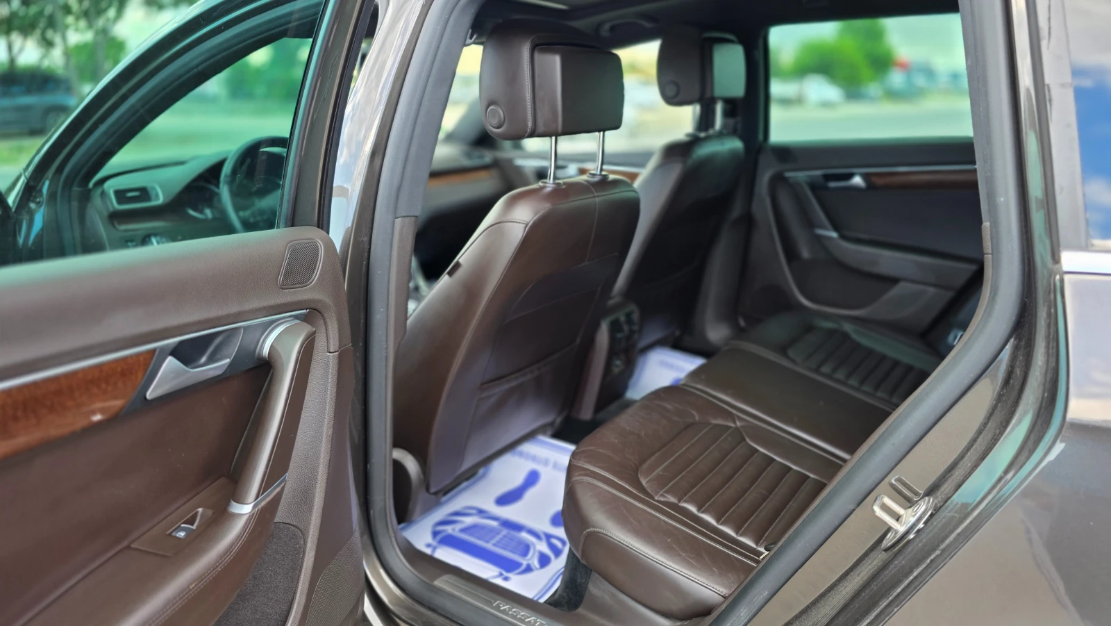 VW Passat УНИКАЛНА/R-LINE, снимка 8 - Автомобили и джипове - 55677879