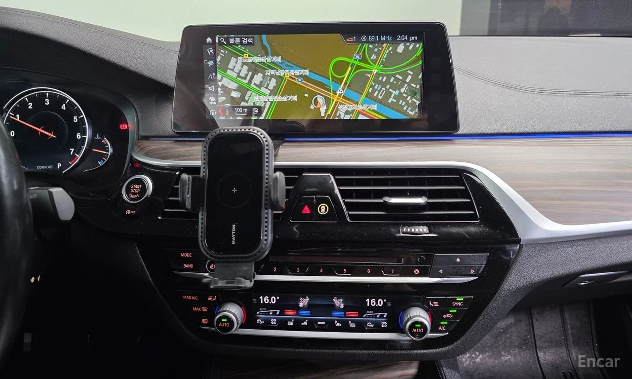 BMW 530 M* SPORT* XDRIVE* ОБДУХВАНЕ* ДИСТРОНИК* ХЕДЪП* 360, снимка 9 - Автомобили и джипове - 55785666
