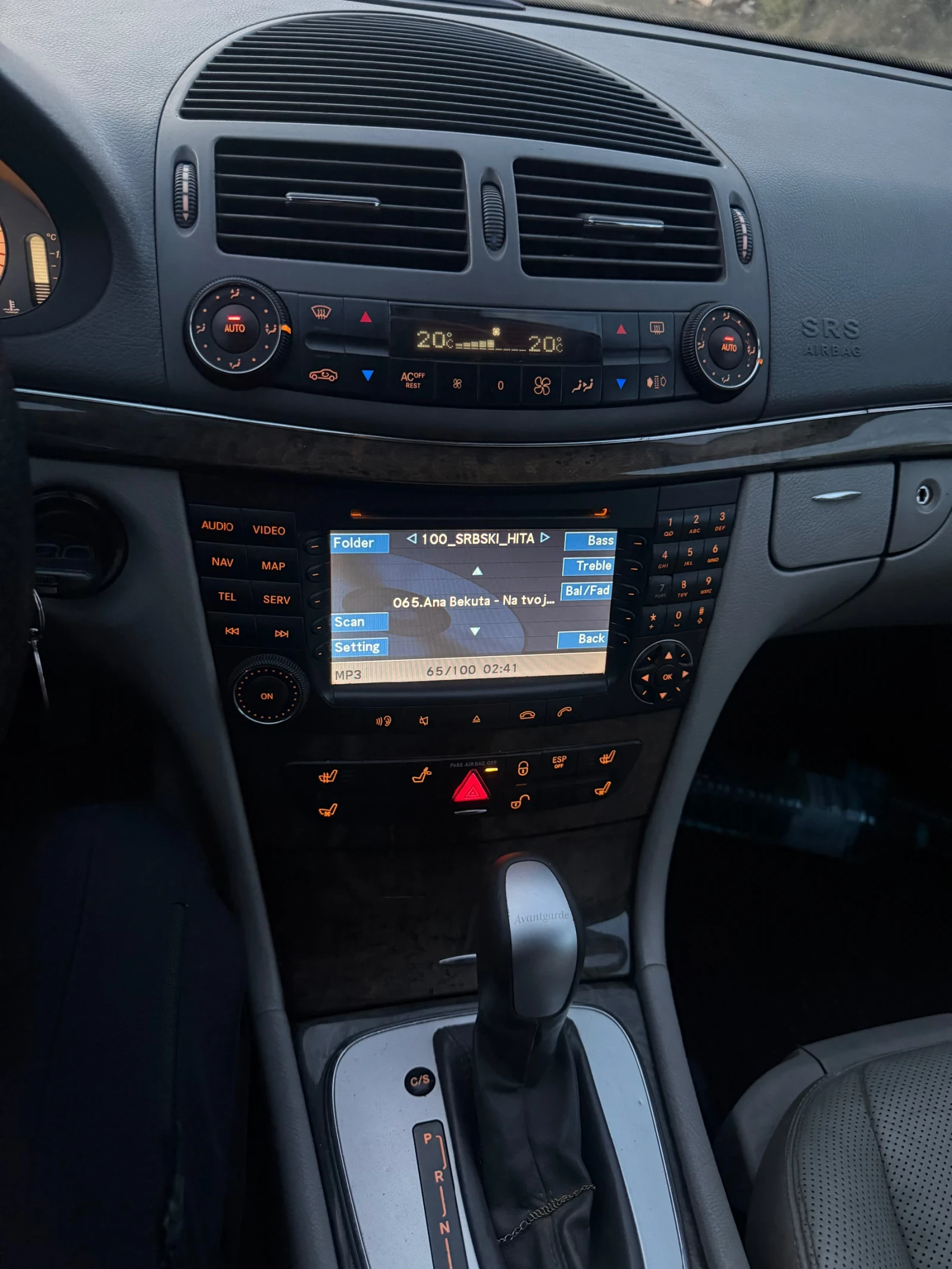 Mercedes-Benz E 320, снимка 7 - Автомобили и джипове - 56616466