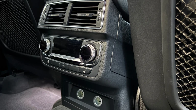 Audi Q7, снимка 9 - Автомобили и джипове - 50949137