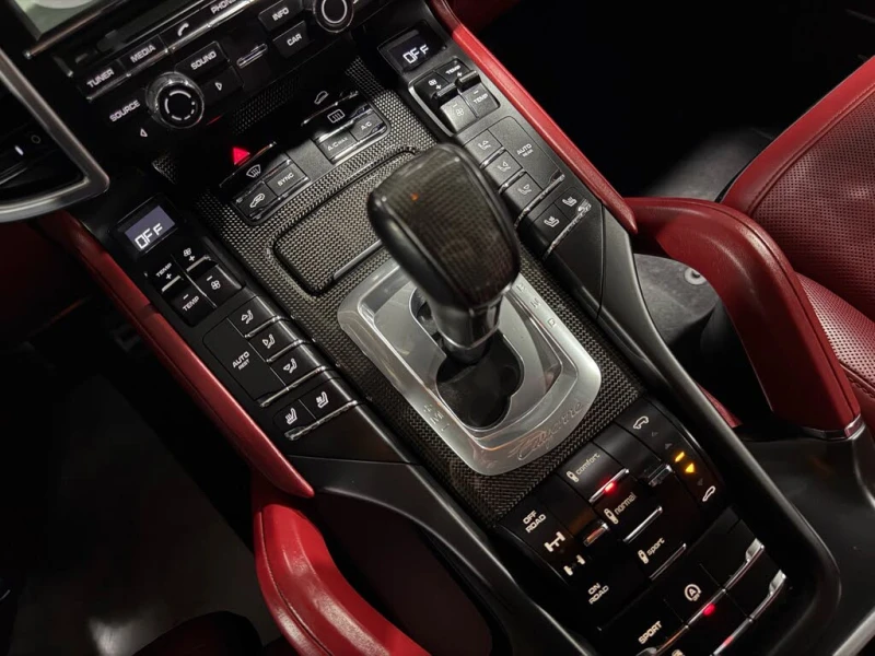 Porsche Macan Turbo * HeadUp * AвтоКредит* (ЦЕНА ДО БГ), снимка 11 - Автомобили и джипове - 53396949