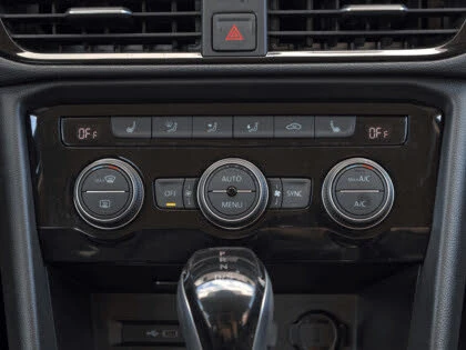 VW Taos Comfortline 4Motion* АвтоКредит* (Цена до БГ) , снимка 15 - Автомобили и джипове - 53957594