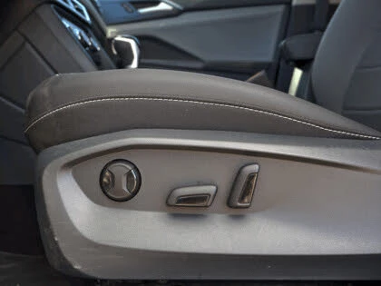 VW Taos Comfortline 4Motion* АвтоКредит* (Цена до БГ) , снимка 12 - Автомобили и джипове - 53957594