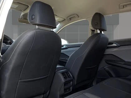 VW Taos Comfortline 4Motion* АвтоКредит* (Цена до БГ) , снимка 14 - Автомобили и джипове - 53957594