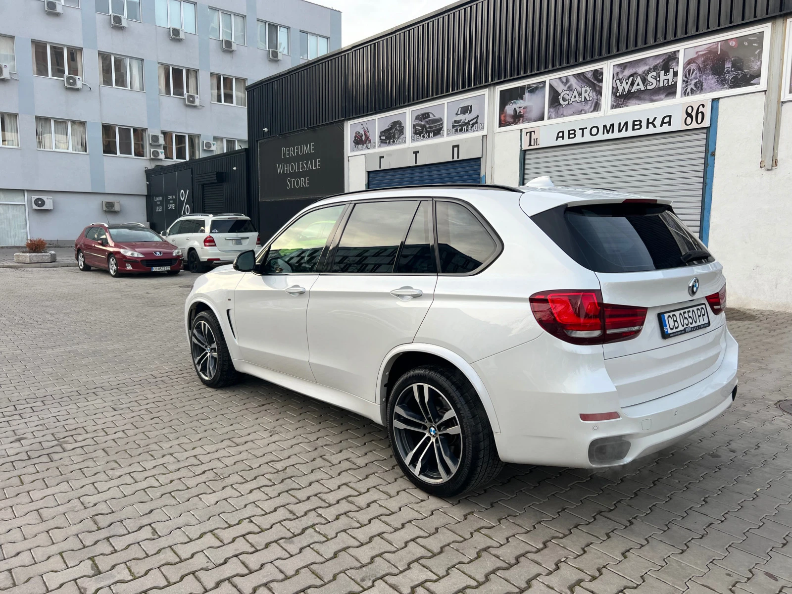 BMW X5 M50D - изображение 3