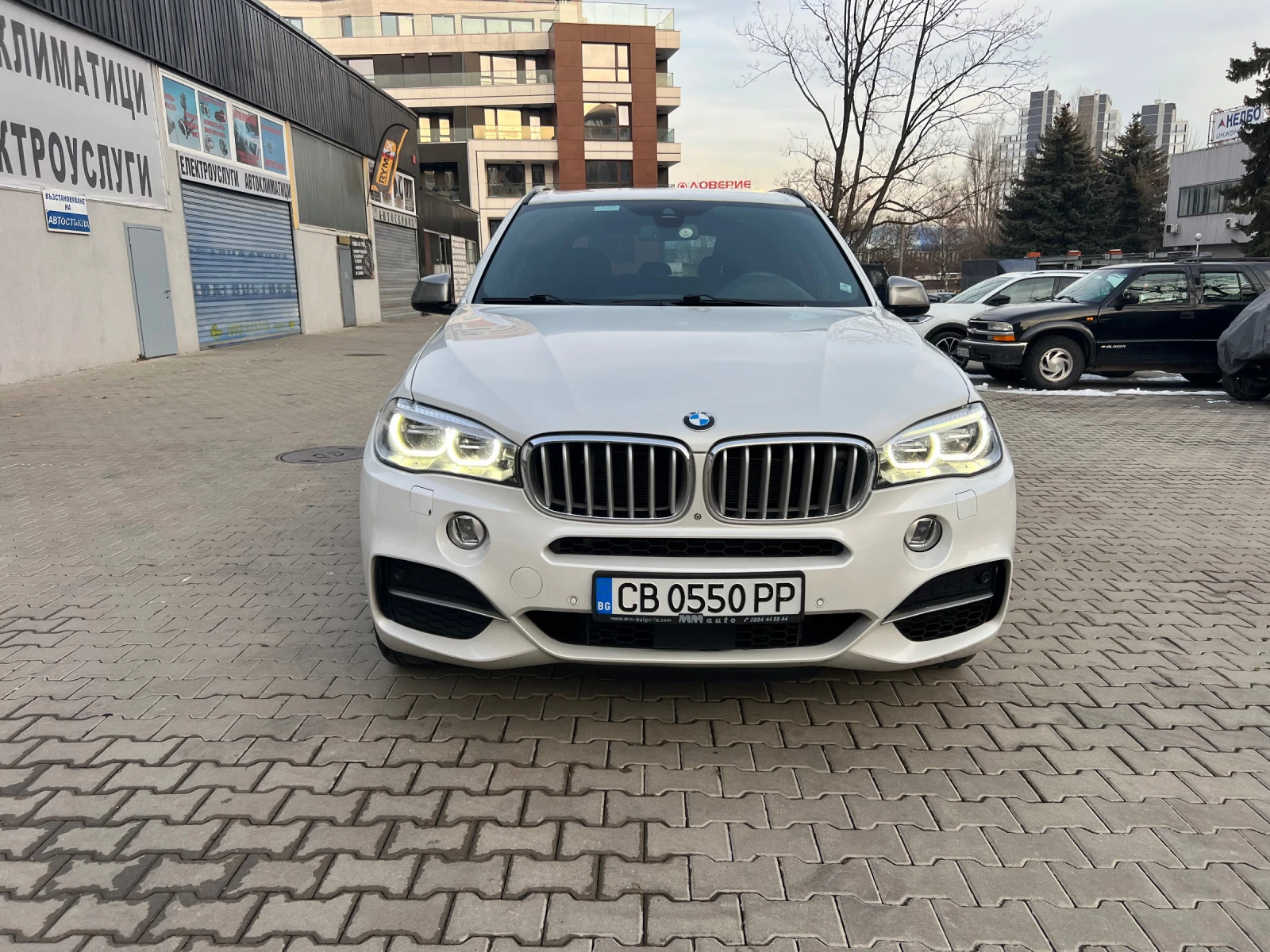 BMW X5 M50D - изображение 8