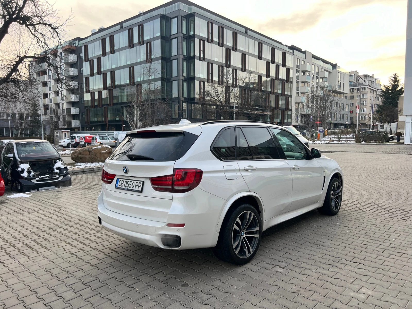 BMW X5 M50D - изображение 5