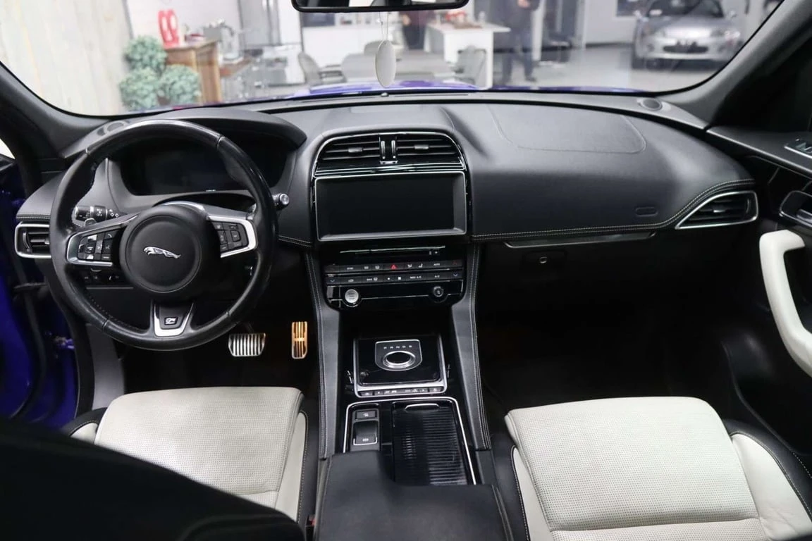 Jaguar F-PACE * First Edition * CARFAX * ЦЕНА ДО БГ - изображение 10