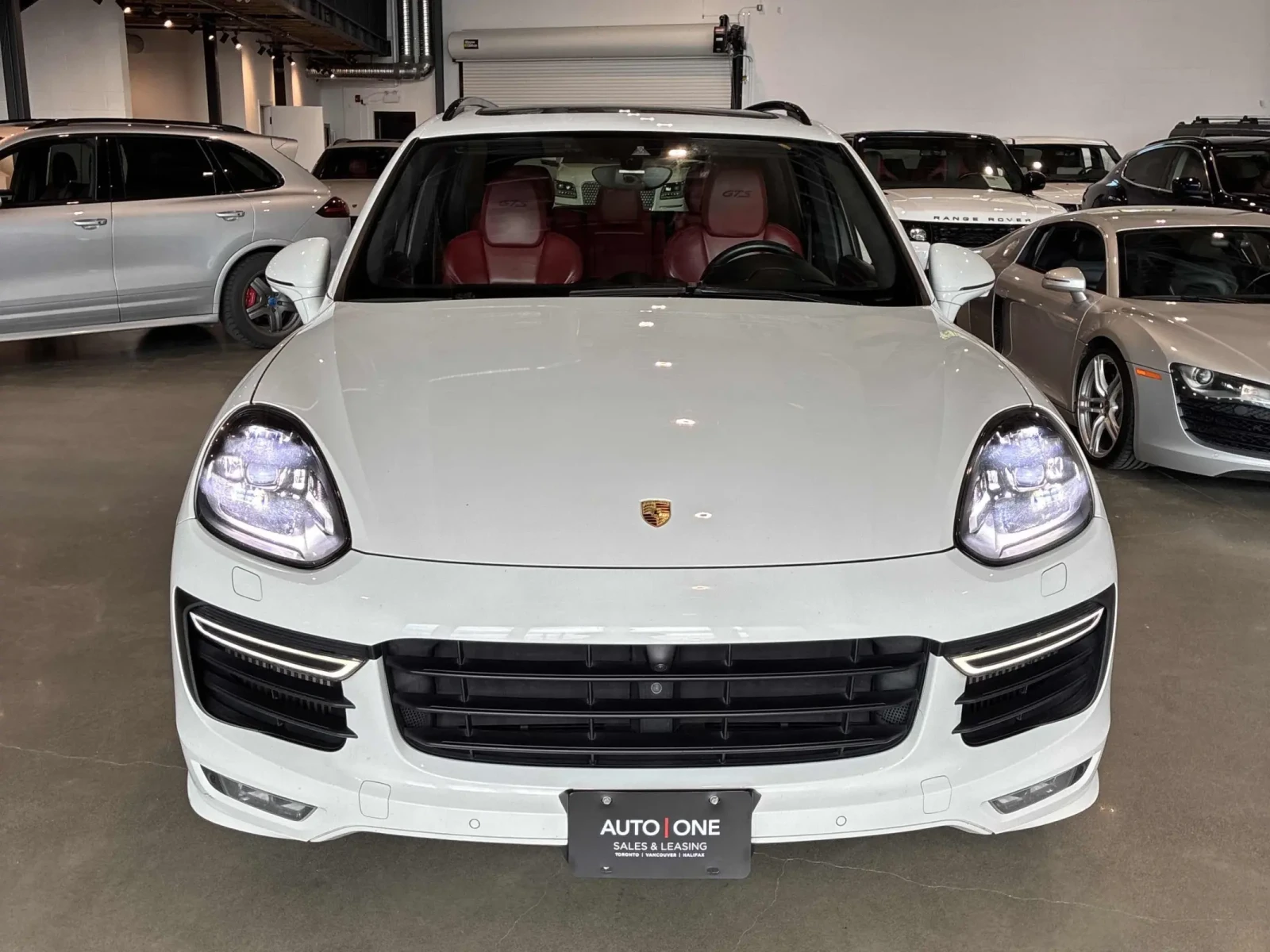 Porsche Cayenne GTS* PDK* FACELIFT* 360КАМЕРА* КЕЙЛЕС* , снимка 4 - Автомобили и джипове - 54170893