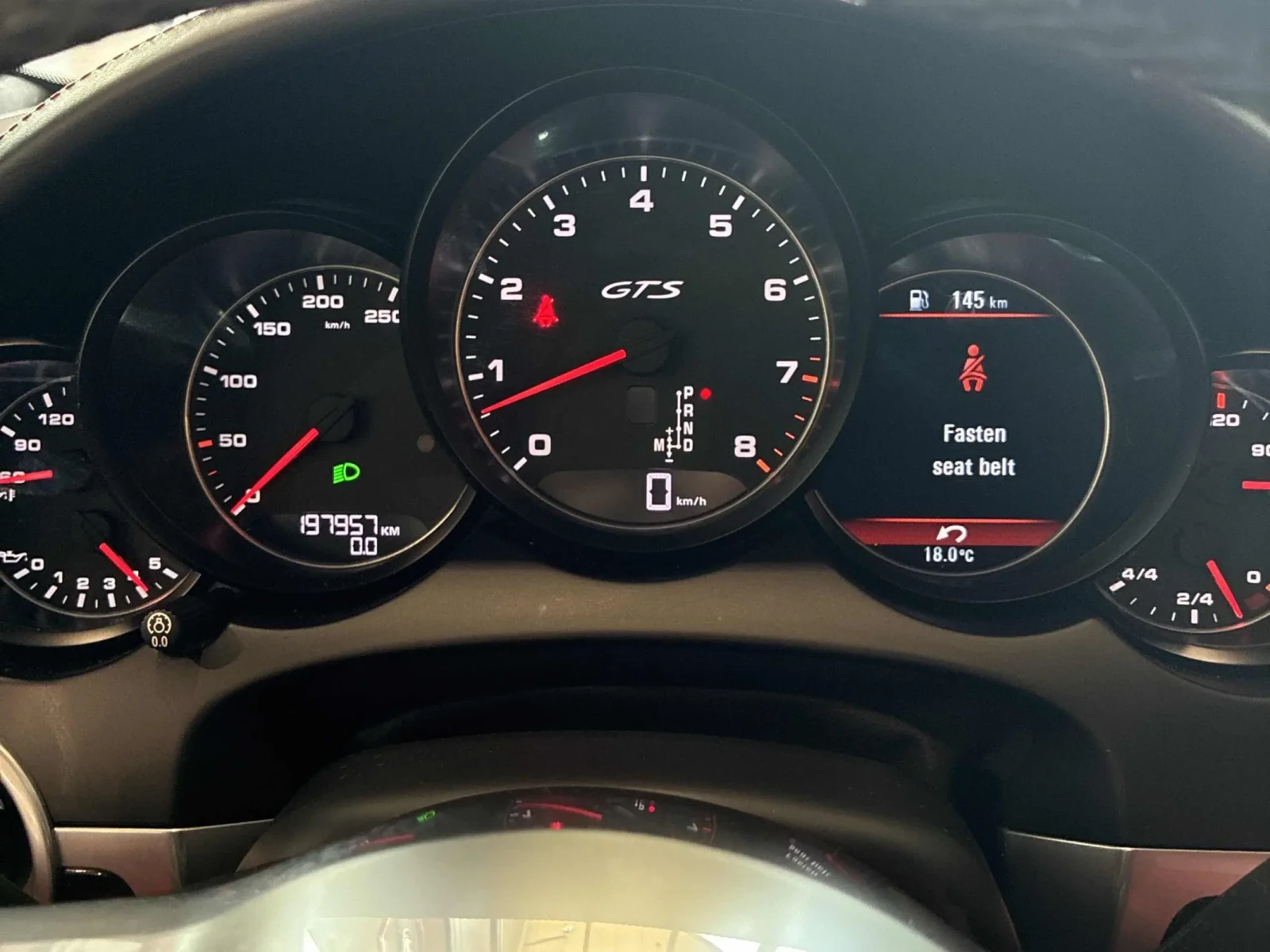 Porsche Cayenne GTS* PDK* FACELIFT* 360КАМЕРА* КЕЙЛЕС* , снимка 8 - Автомобили и джипове - 54170893