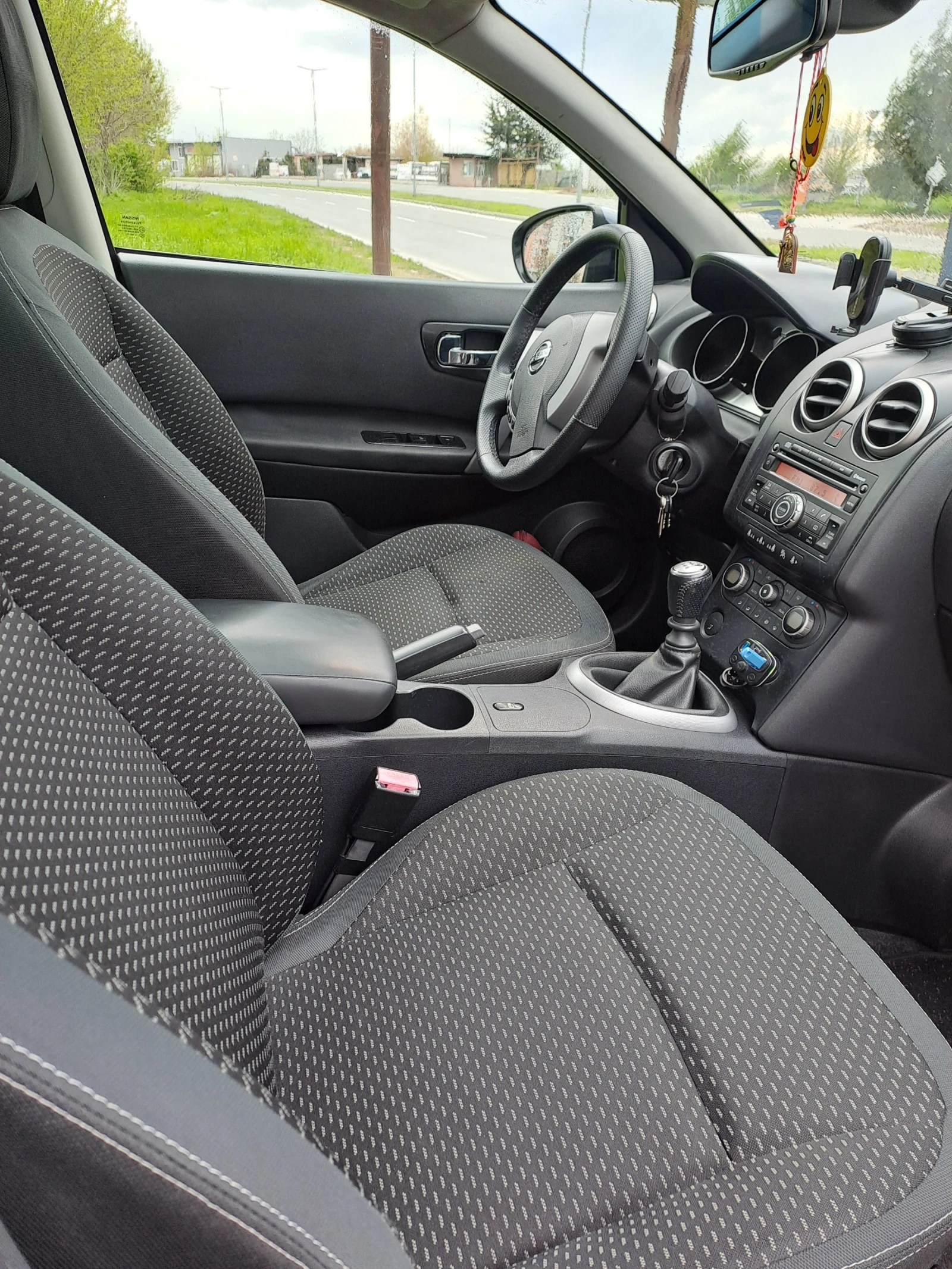 Nissan Qashqai, снимка 9 - Автомобили и джипове - 54904360