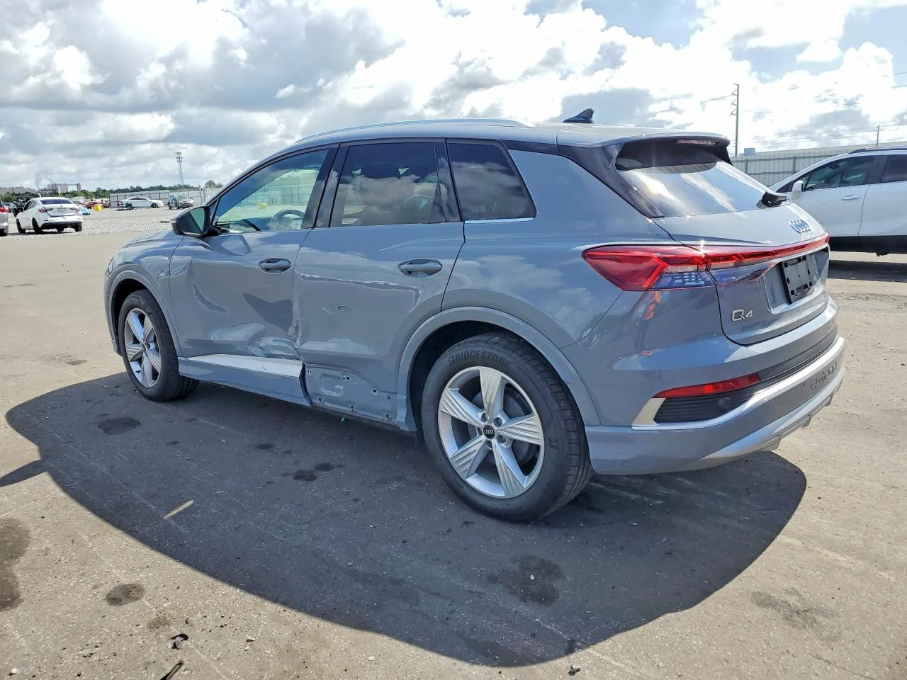 Audi Q4 E-TRON PREMIUM* AWD* ПЪЛНА ИСТОРИЯ* 55, снимка 2 - Автомобили и джипове - 55175881