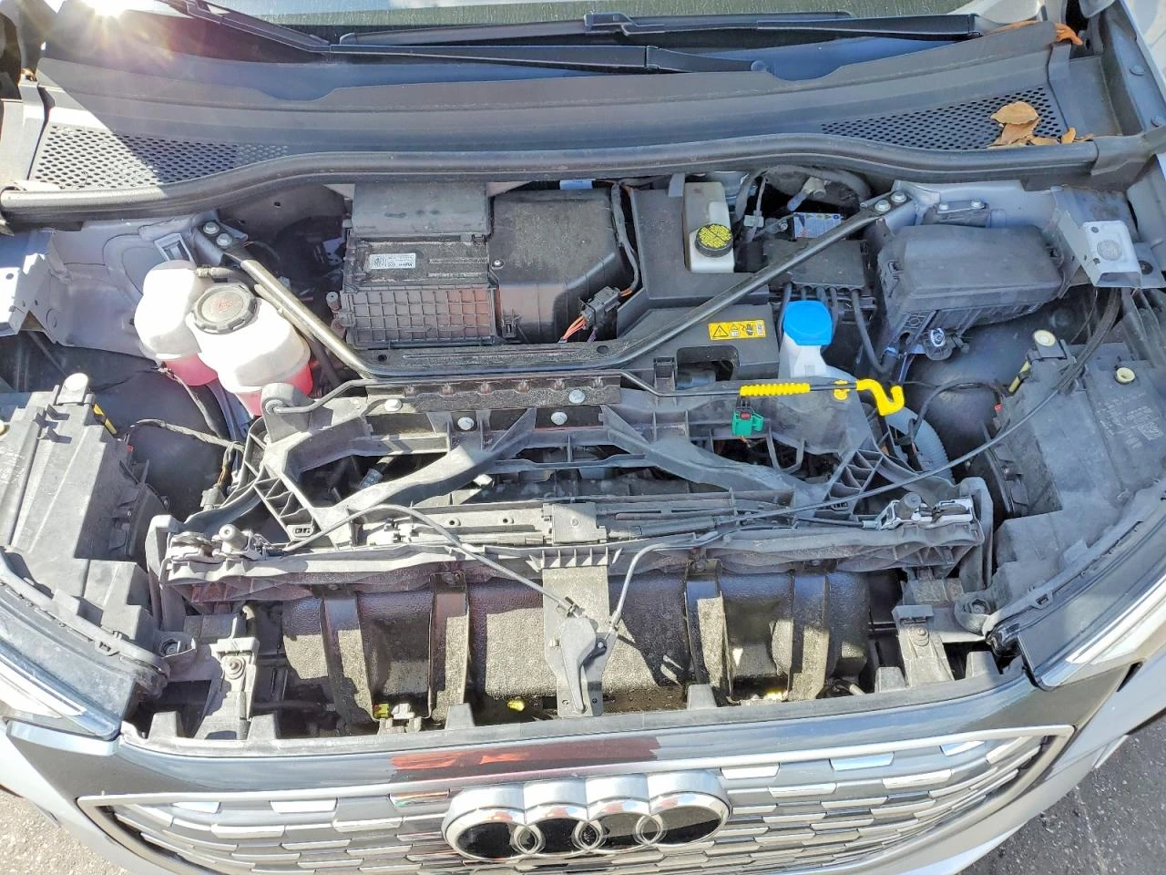 Audi Q4 E-TRON PREMIUM* AWD* ПЪЛНА ИСТОРИЯ* 55, снимка 12 - Автомобили и джипове - 55175881
