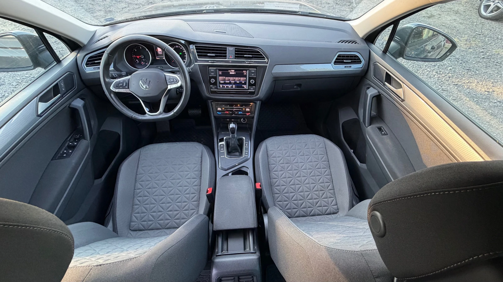 VW Tiguan Facelift 2.0d (150hp) Automatic EURO 6B ЛИЗИНГ, снимка 11 - Автомобили и джипове - 55741954