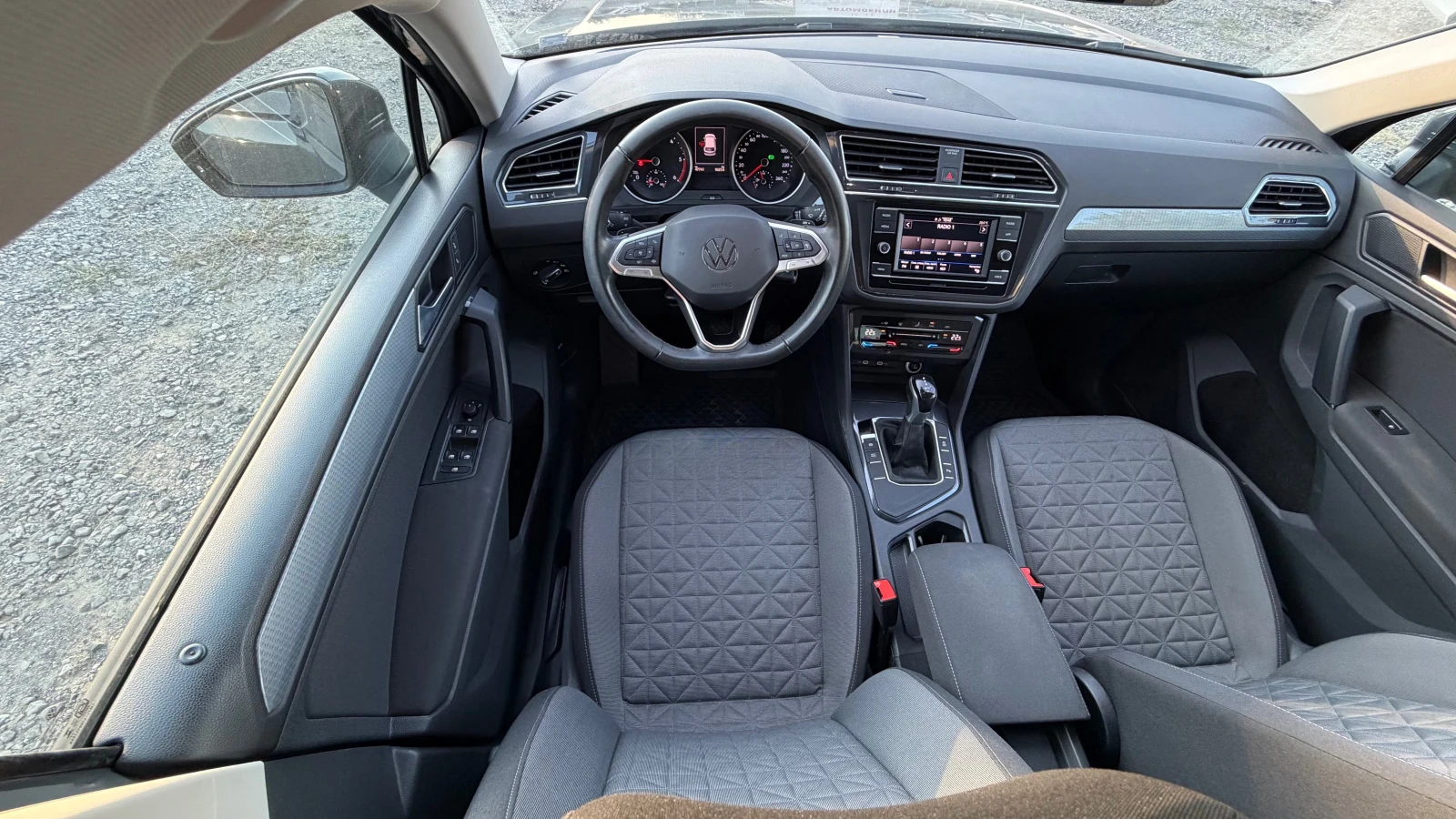VW Tiguan Facelift 2.0d (150hp) Automatic EURO 6B ЛИЗИНГ, снимка 10 - Автомобили и джипове - 55741954