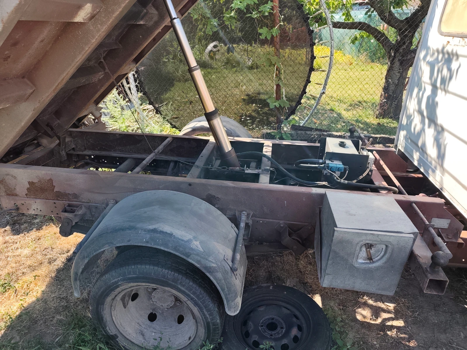 Iveco Daily 2.8D 35-9 Самосвал, снимка 14 - Бусове и автобуси - 55447933