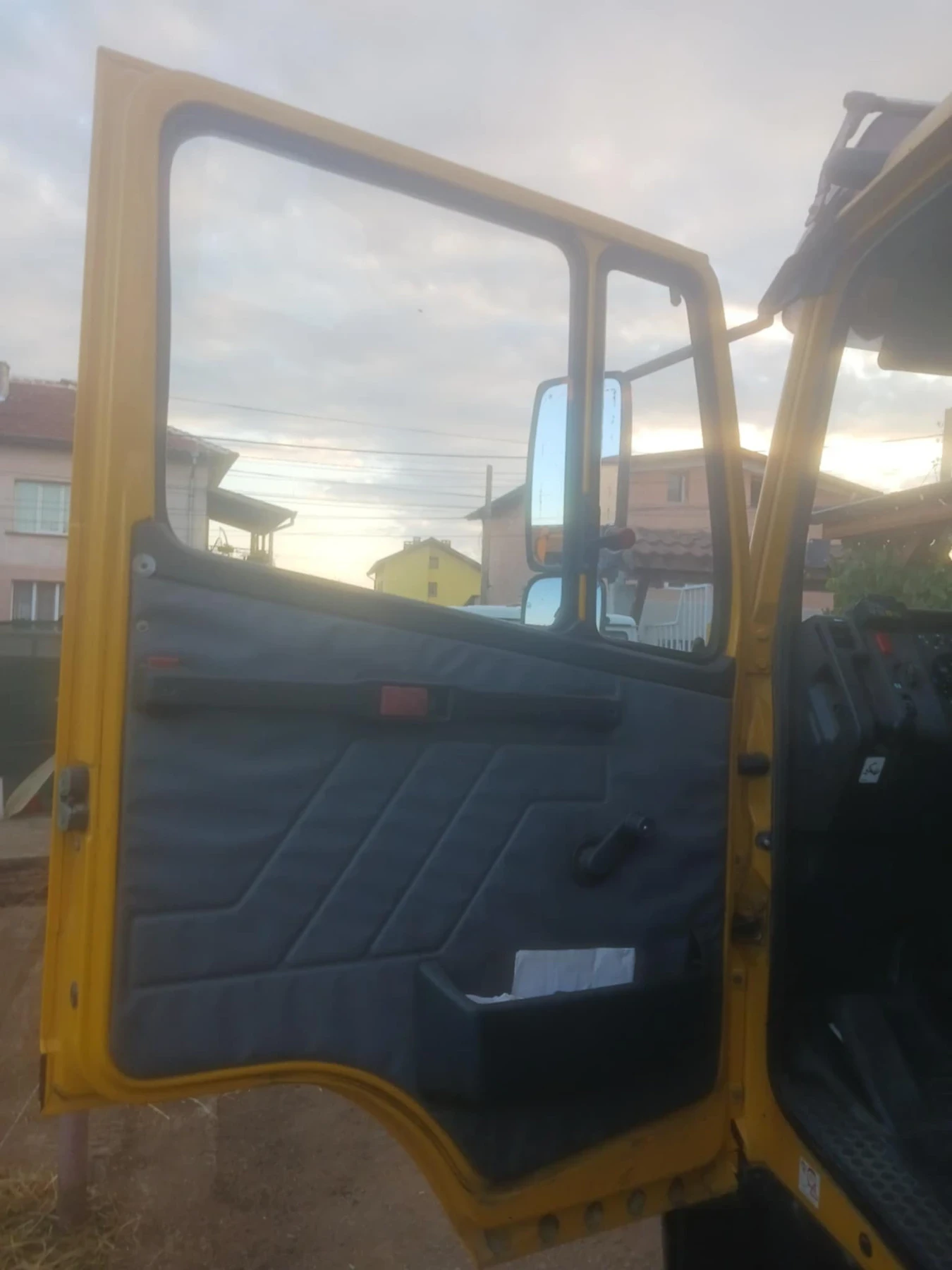 Mercedes-Benz 1117 Тристранен самосвал MILER KIPER , снимка 15 - Камиони - 55532711