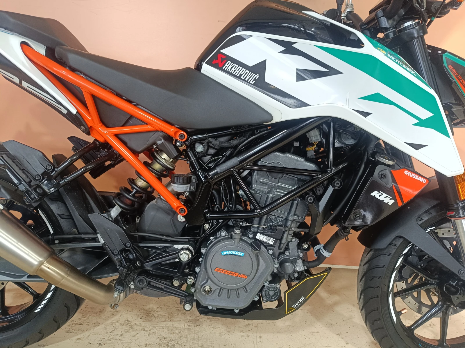 Ktm Duke 125i ABS LED - изображение 7