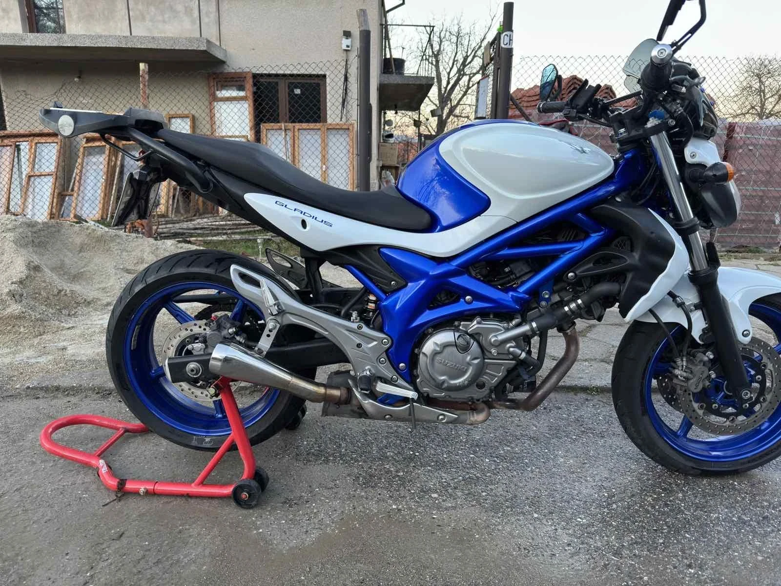 Suzuki Gladius SFV 650 - изображение 3