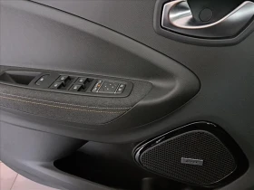 Renault Zoe E-Tech Iconic 52kWh CCS - 19500 € / 38138.68 лв. - 79516078 11