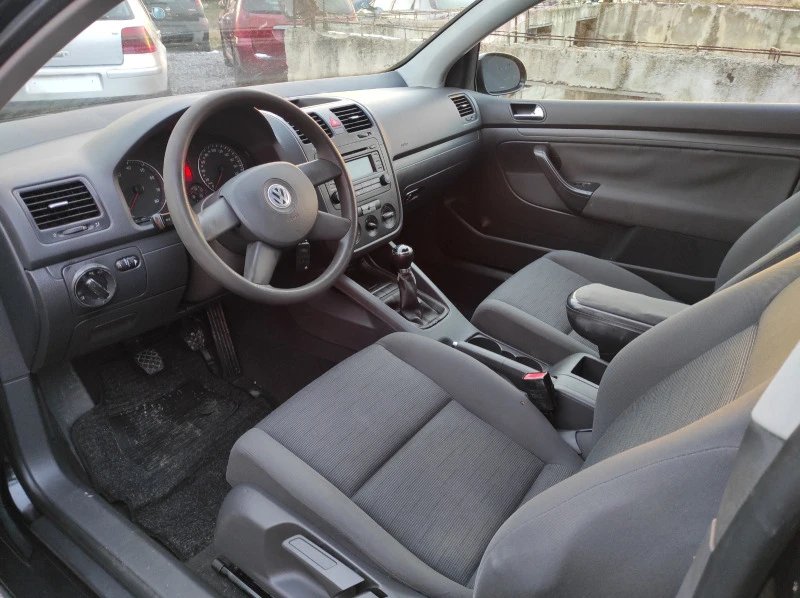 VW Golf 1.4 I/Климатик , снимка 9 - Автомобили и джипове - 39997991